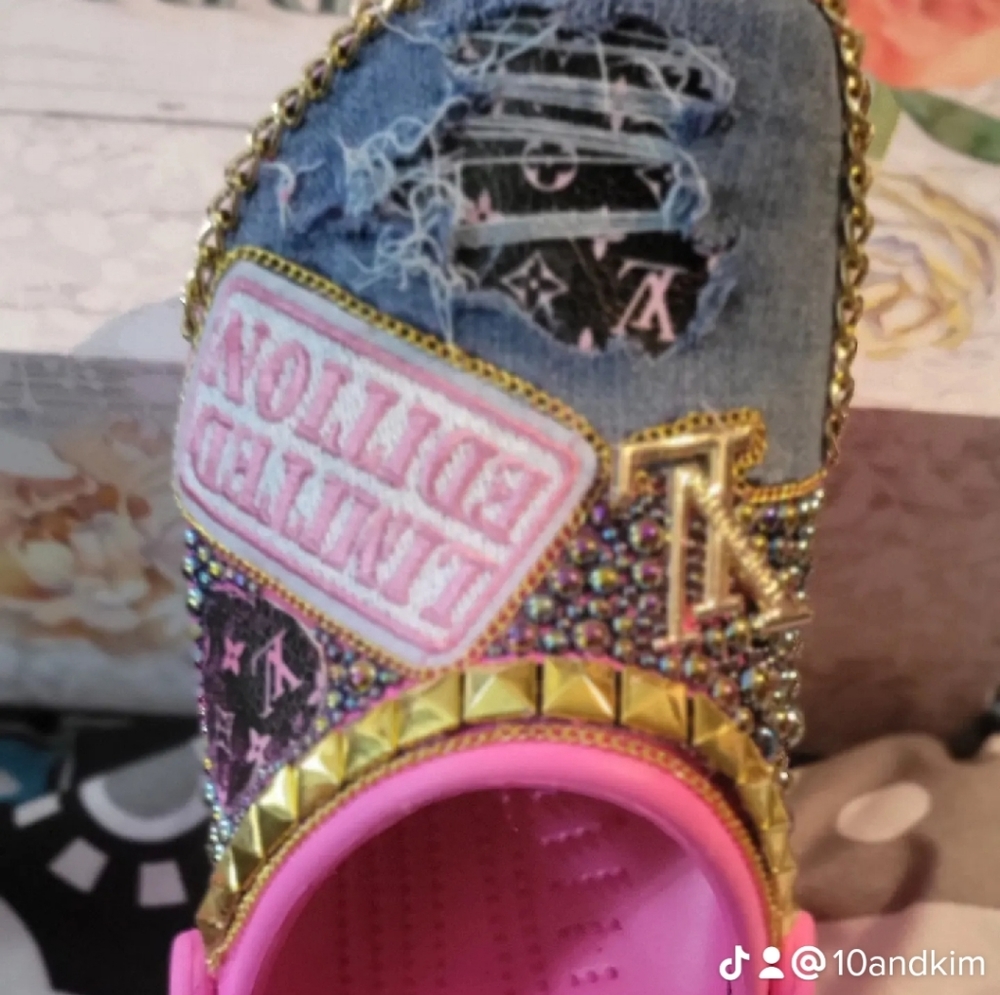 Custom crocs - Picture 2 of 9